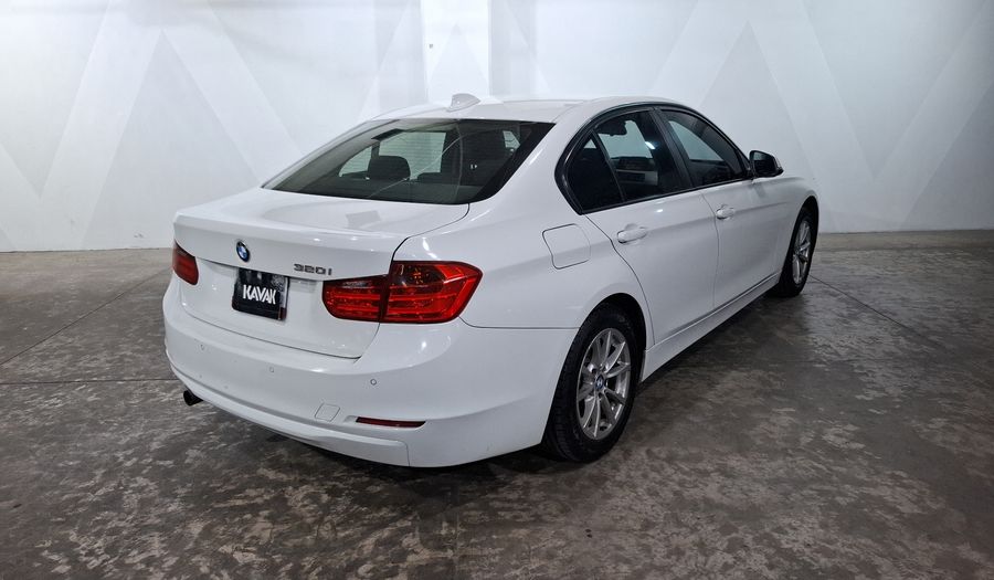 Bmw Serie 3 2.0 320IA Sedan 2014