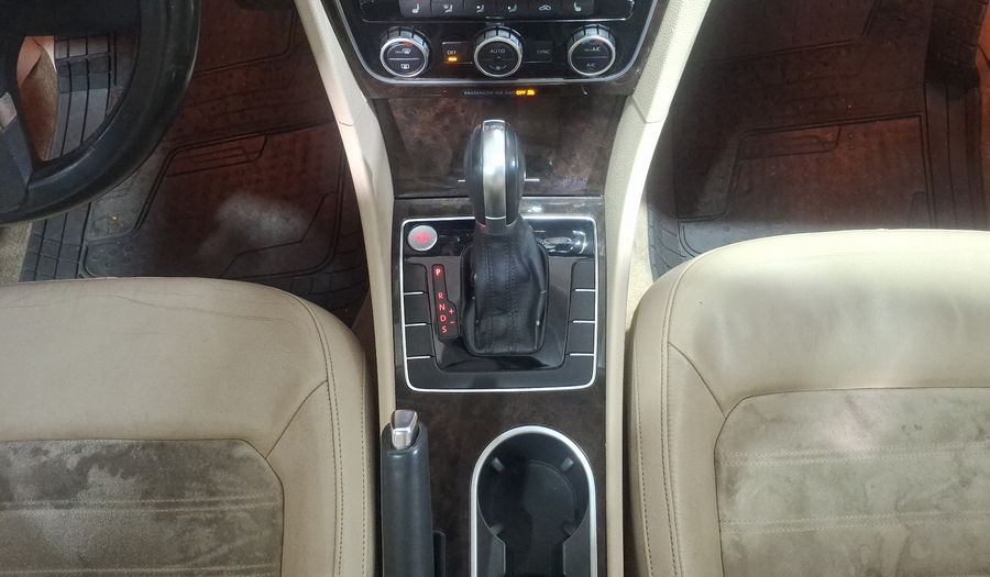 Volkswagen Passat 3.6 DSG Sedan 2015