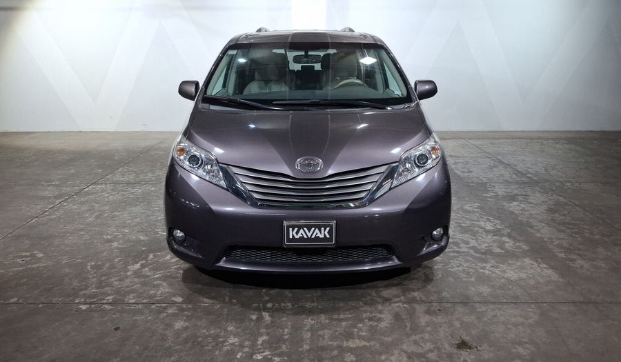Toyota Sienna 3.5 XLE PIEL AT Minivan 2011