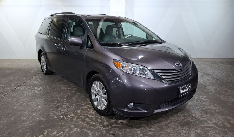 Toyota Sienna 3.5 XLE PIEL AT Minivan 2011