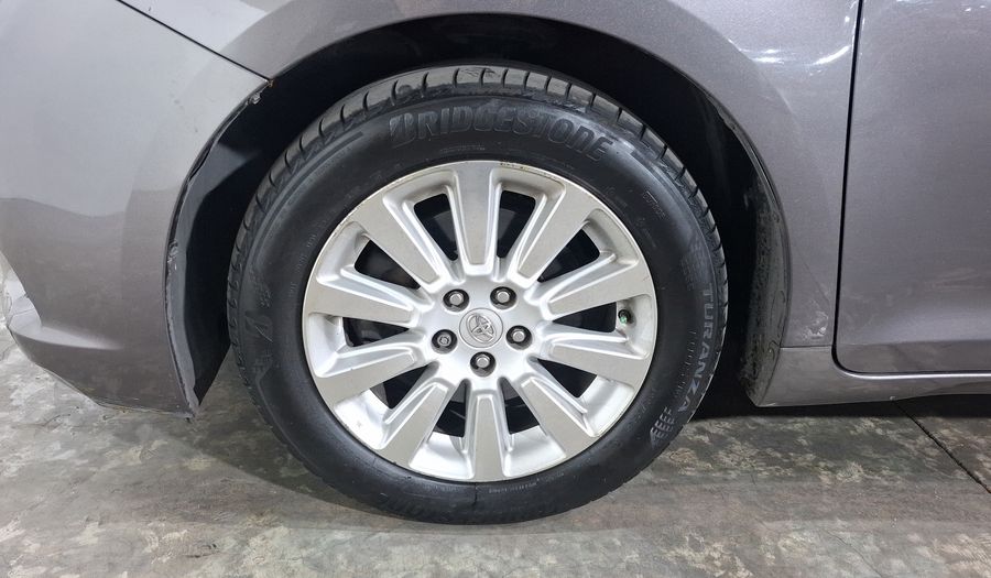 Toyota Sienna 3.5 XLE PIEL AT Minivan 2011