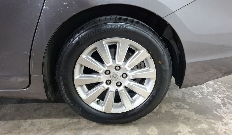 Toyota Sienna 3.5 XLE PIEL AT Minivan 2011