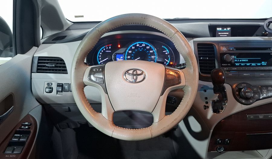 Toyota Sienna 3.5 XLE PIEL AT Minivan 2011