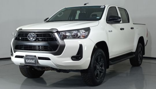 Toyota • Hilux