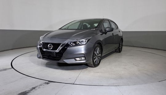 Nissan • Versa