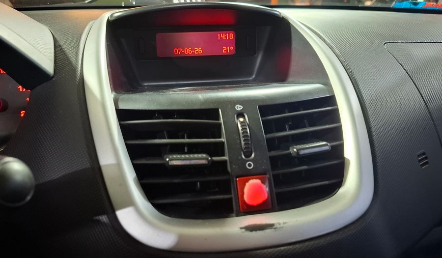 Peugeot 207 COMPACT XT 1.6 Hatchback 2009