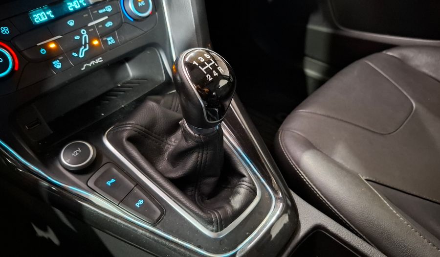 Ford Focus Iii 2.0 TITANIUM Hatchback 2017