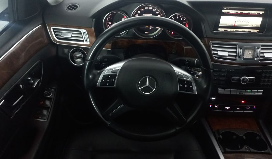 Mercedes Benz Clase E 2.0 200 CGI EXCLUSIVE AT Sedan 2014