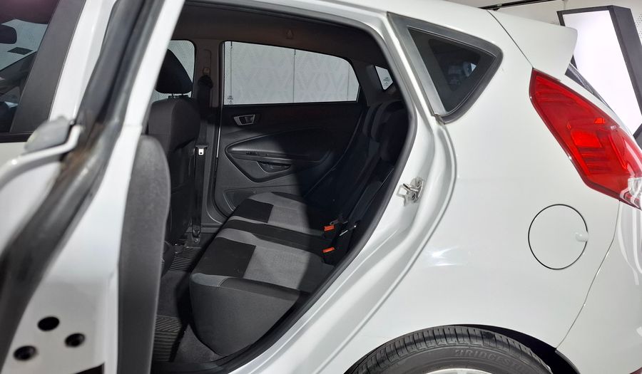 Ford Fiesta Kinetic Design 1.6 SE PLUS Hatchback 2018