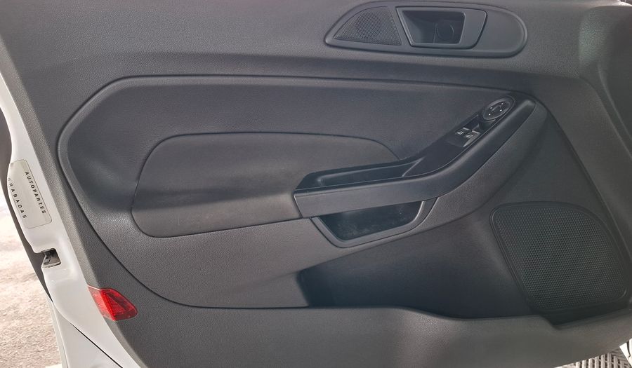 Ford Fiesta Kinetic Design 1.6 S Hatchback 2016