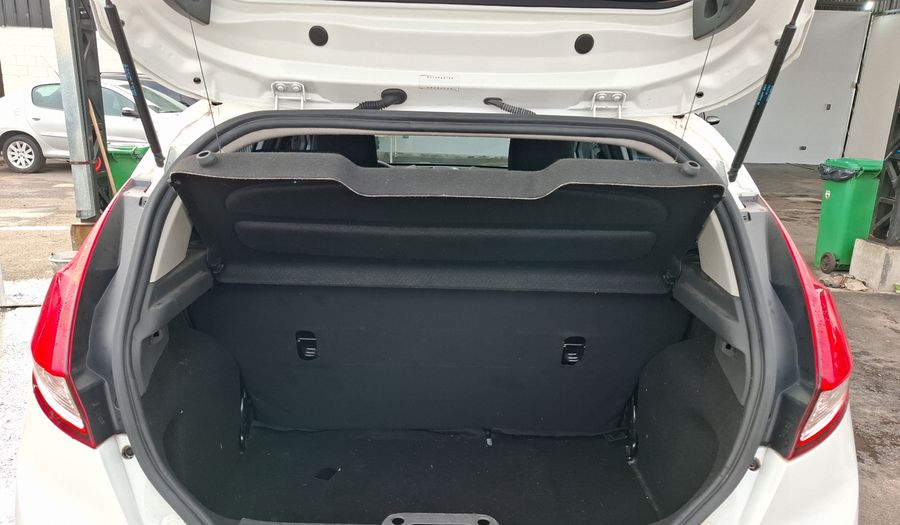 Ford Fiesta Kinetic Design 1.6 S Hatchback 2016