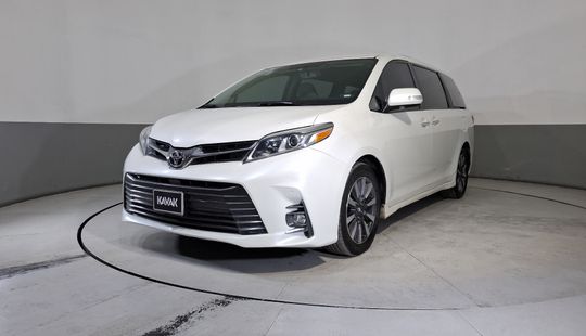 Toyota • Sienna