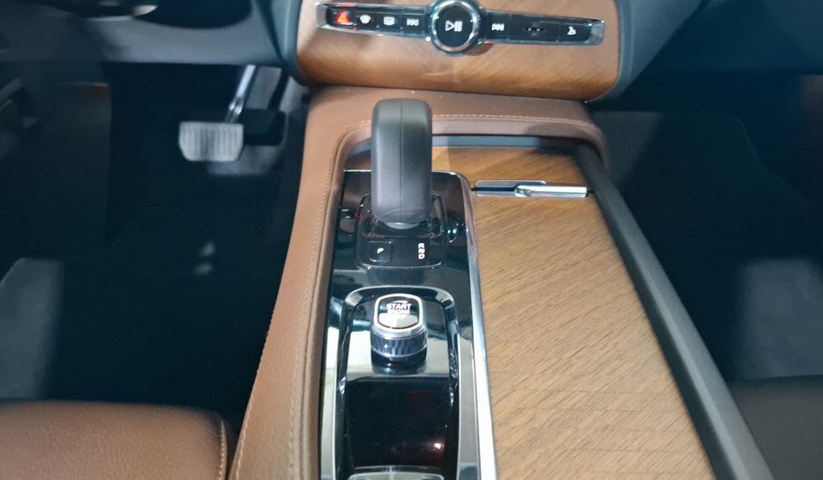 Volvo Xc90 2.0 B6 MHEV MOMENTUM AUTO AWD Suv 2022