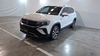 Volkswagen • Taos