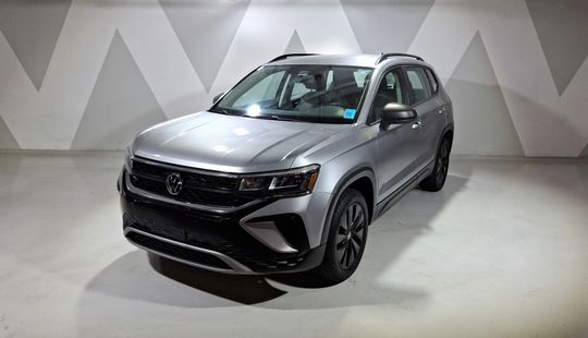 Volkswagen • Taos