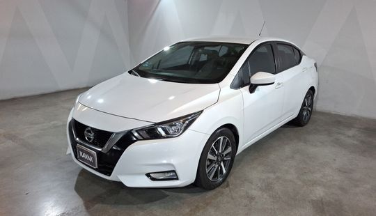 Nissan • Versa