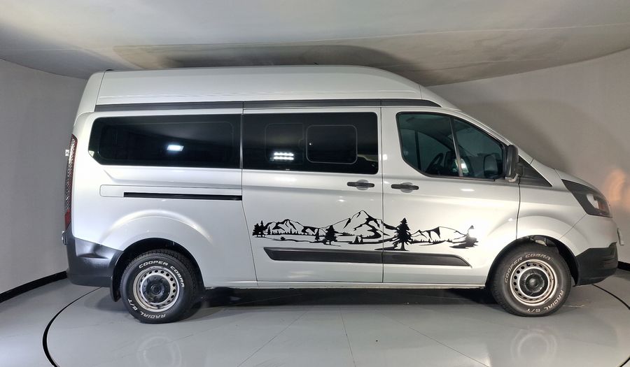 Ford Transit 2.2 DIESEL 9 PASAJEROS LARGA Van 2021