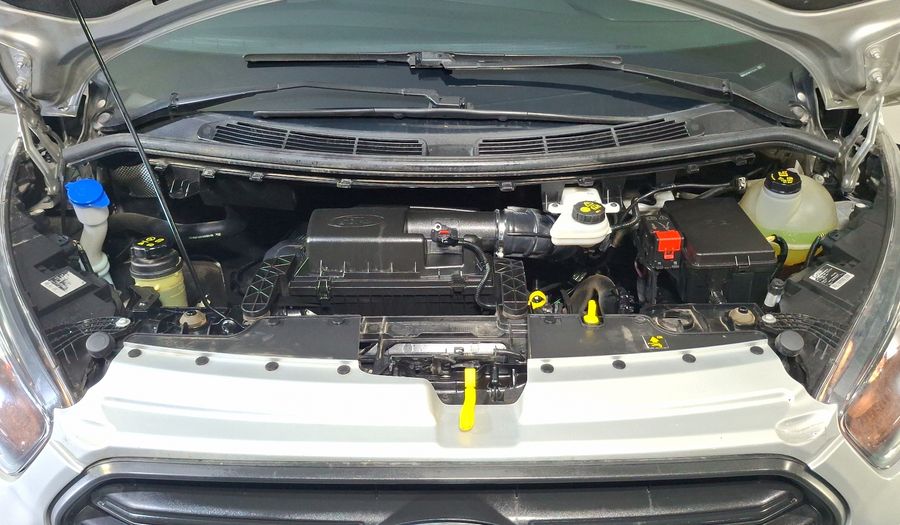 Ford Transit 2.2 DIESEL 9 PASAJEROS LARGA Van 2021