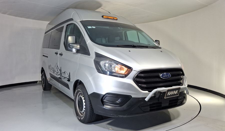 Ford Transit 2.2 DIESEL 9 PASAJEROS LARGA Van 2021