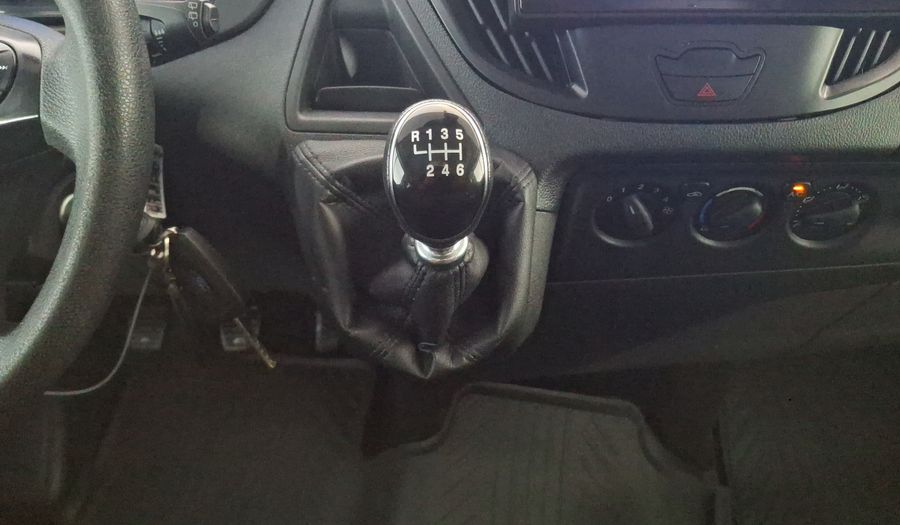 Ford Transit 2.2 DIESEL 9 PASAJEROS LARGA Van 2021