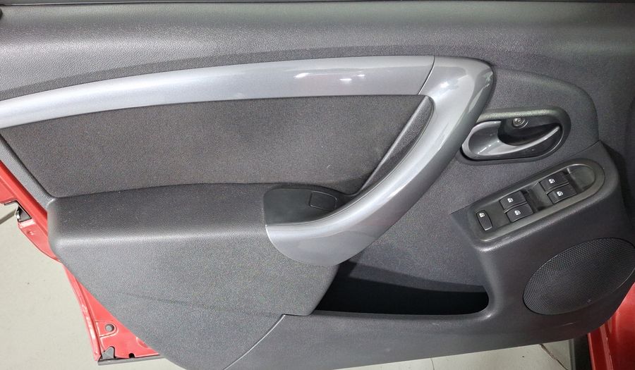 Renault Duster 2.0 DYNAMIQUE MEDIA NAV MT Suv 2015