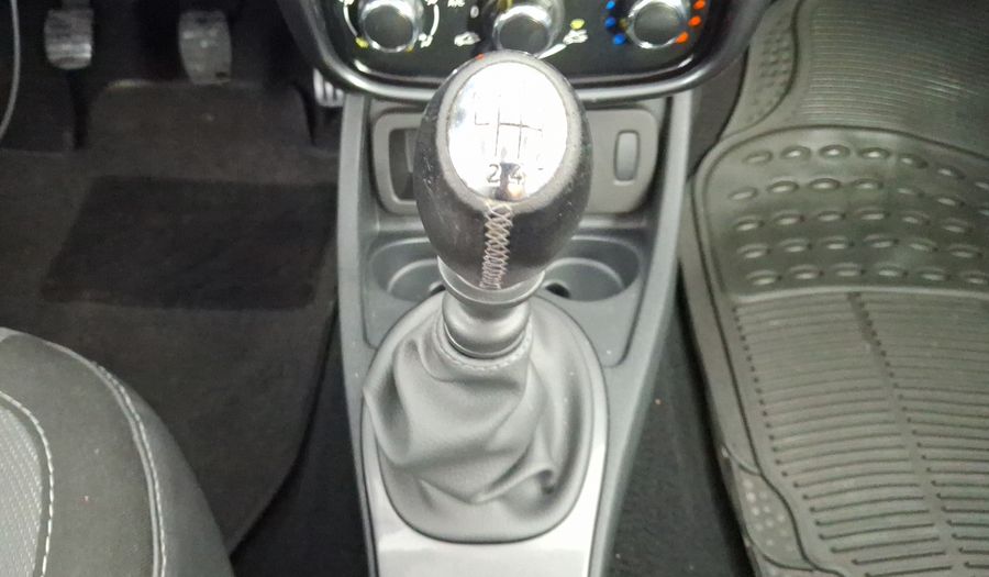 Renault Duster 2.0 DYNAMIQUE MEDIA NAV MT Suv 2015