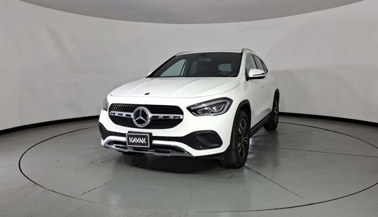 Mercedes Benz • Clase GLA