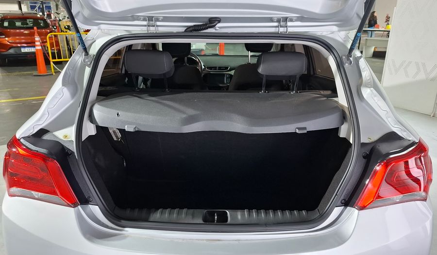 Chevrolet Onix 1.4 LT Hatchback 2017