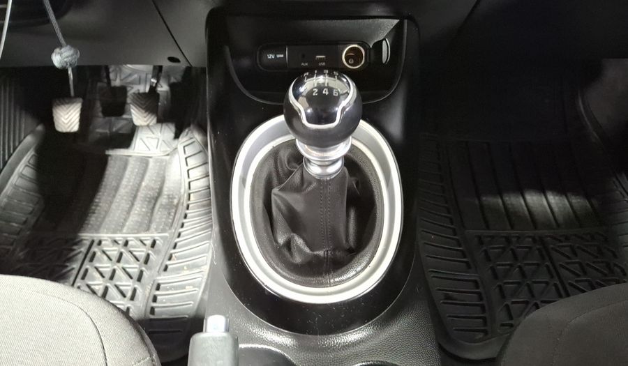 Kia Soul 1.6 LX MT Hatchback 2017