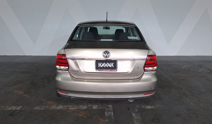 Volkswagen Vento 1.6 HIGHLINE TIPTRONIC Sedan 2017