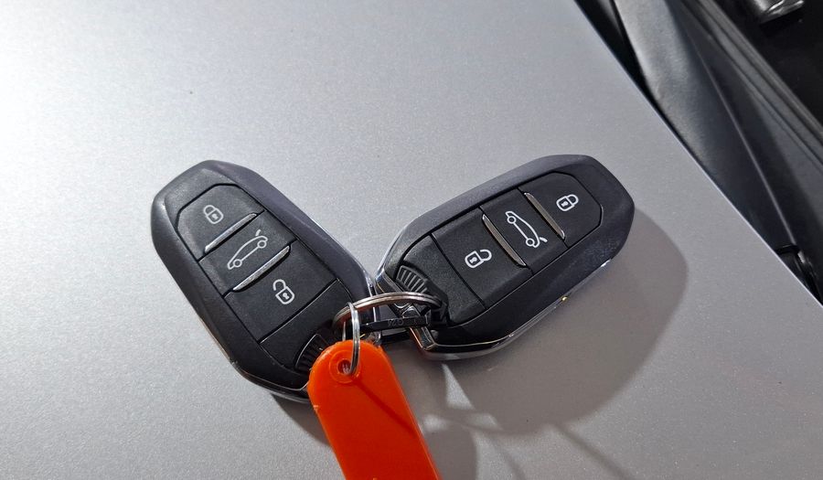 Citroen C4 Cactus 1.6 THP 165 SHINE AUTO BI TONO Hatchback 2021