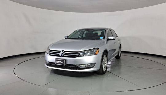 Volkswagen • Passat