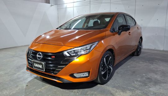 Nissan • Versa
