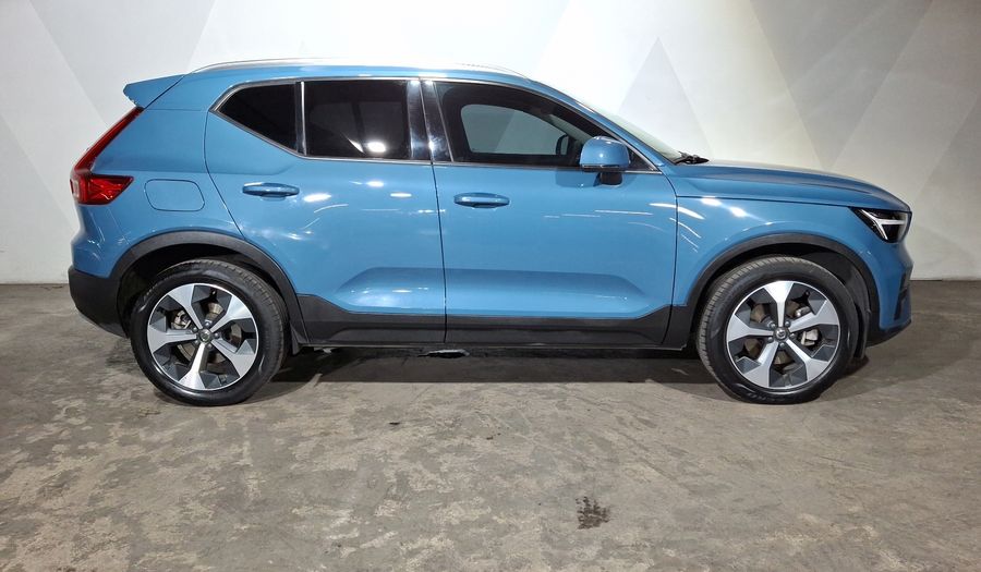 Volvo Xc40 2.0 B4 MHEV PLUS AUTO Suv 2024