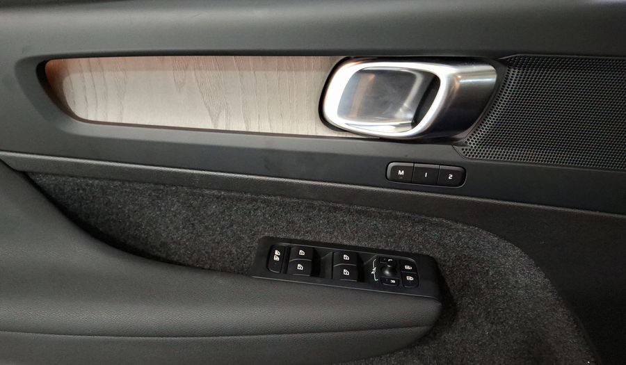 Volvo Xc40 2.0 B4 MHEV PLUS AUTO Suv 2024