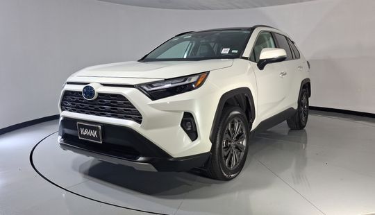 Toyota • RAV4