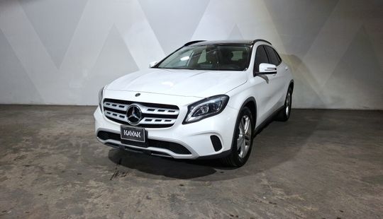 Mercedes Benz • Clase GLA