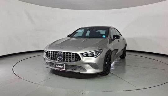 Mercedes Benz • Clase CLA