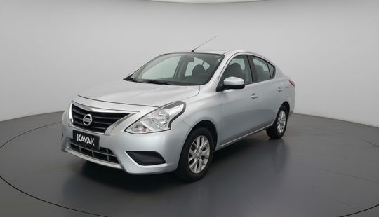 Nissan • Versa
