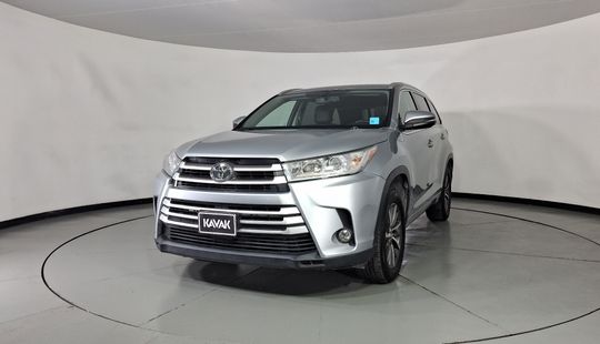 Toyota • Highlander