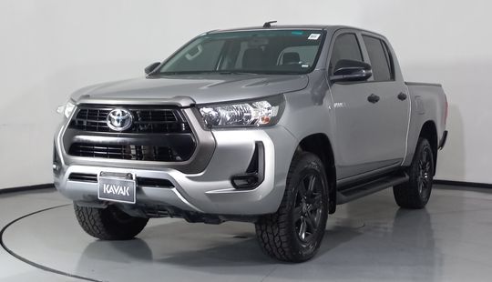 Toyota • Hilux