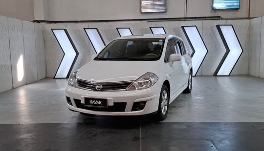 Nissan • Tiida