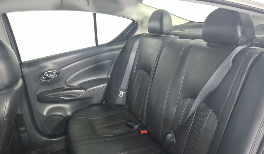 Nissan Versa 1.6 EXCLUSIVE TA AC Sedan 2015