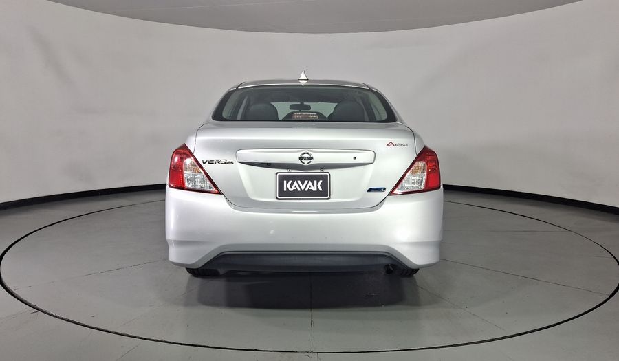 Nissan Versa 1.6 EXCLUSIVE TA AC Sedan 2015