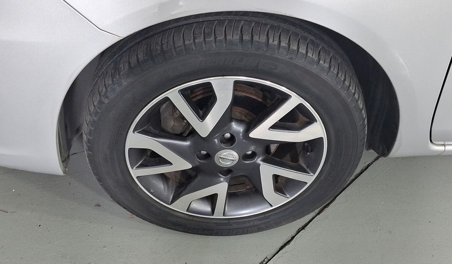 Nissan Versa 1.6 EXCLUSIVE TA AC Sedan 2015