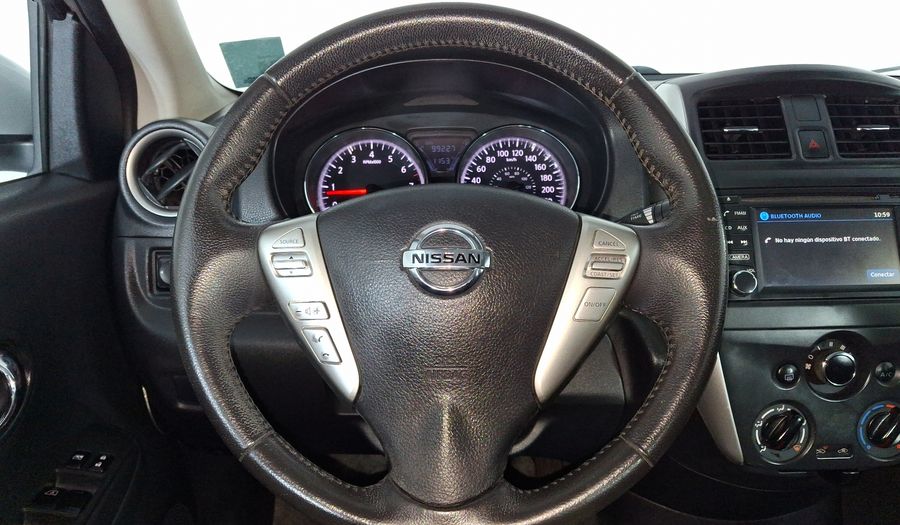 Nissan Versa 1.6 EXCLUSIVE TA AC Sedan 2015