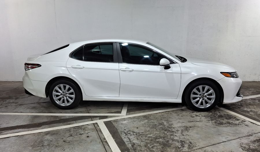 Toyota Camry 2.5 LE AUTO Sedan 2020