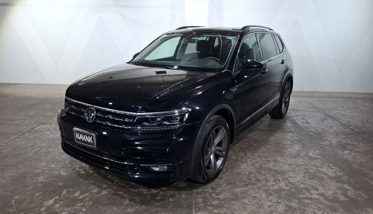 Volkswagen • Tiguan