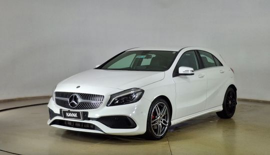 Mercedes Benz • Clase A