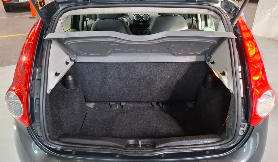 Fiat Palio 1.4 ATTRACTIVE Hatchback 2013
